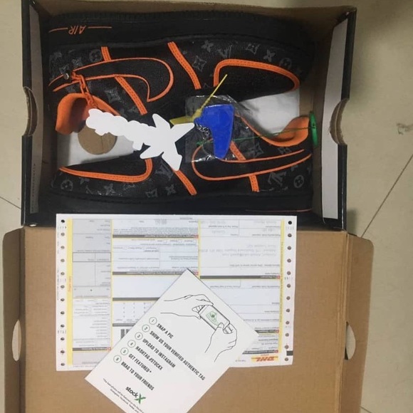 Air Force 1 - Picture 6 of 6